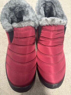 Women's Quilted Nylon Snow Boots Burgundy Red Faux Fur Lined Slip On Size 40